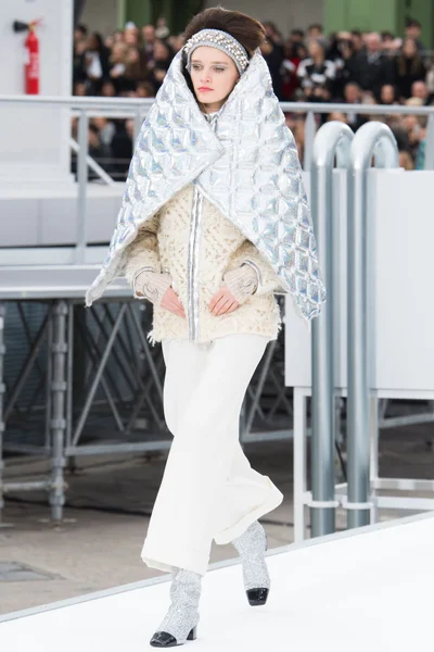 Look 46